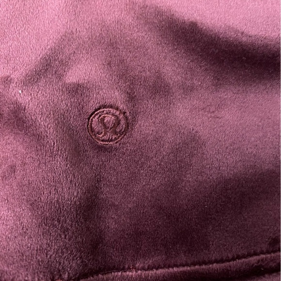 Lululemon Scuba High-Rise Mini Skirt *Velvet Garnet Sz M NWT $88 MSRP - Picture 7 of 7